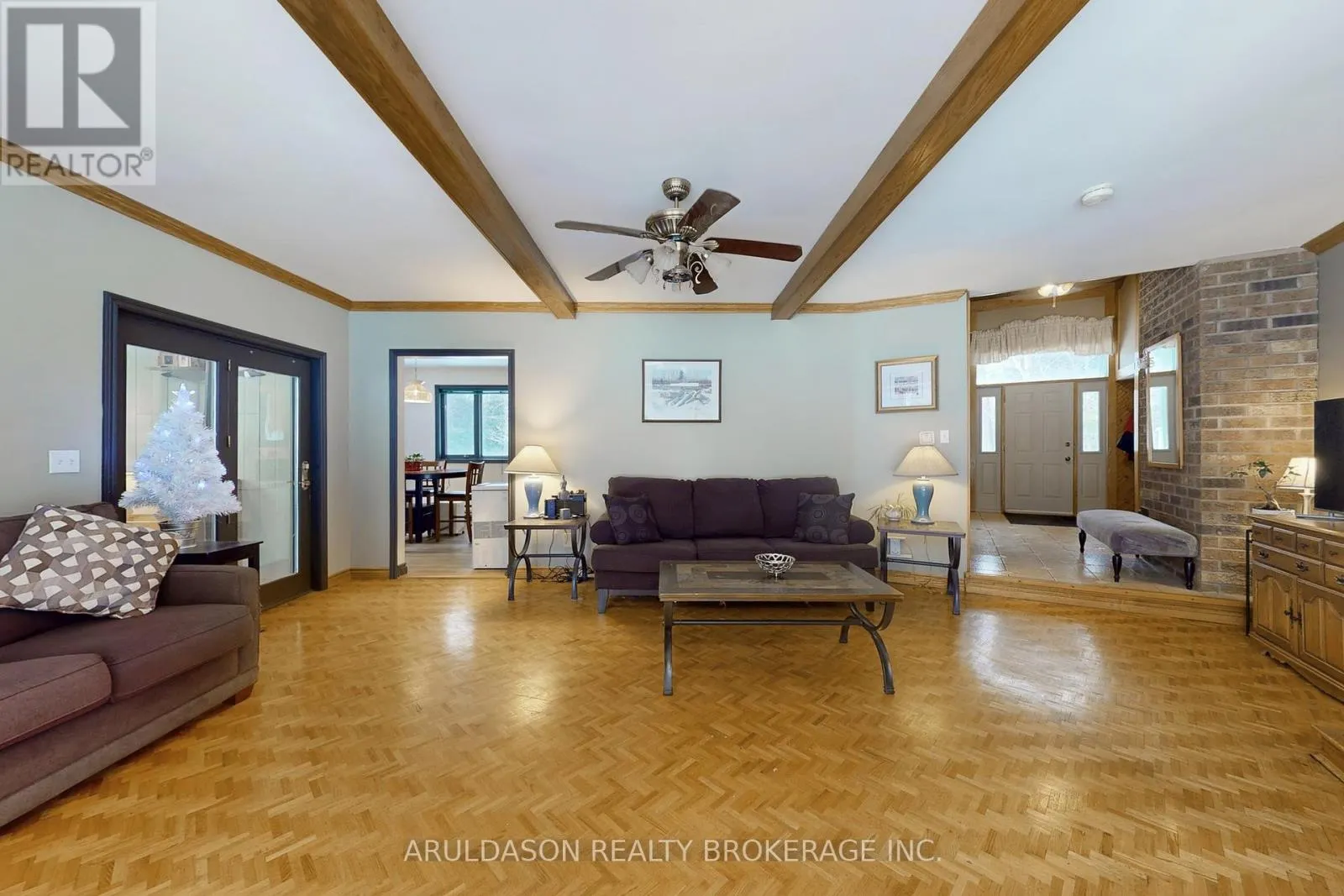 1208 BIRCHCLIFFE CRESCENT