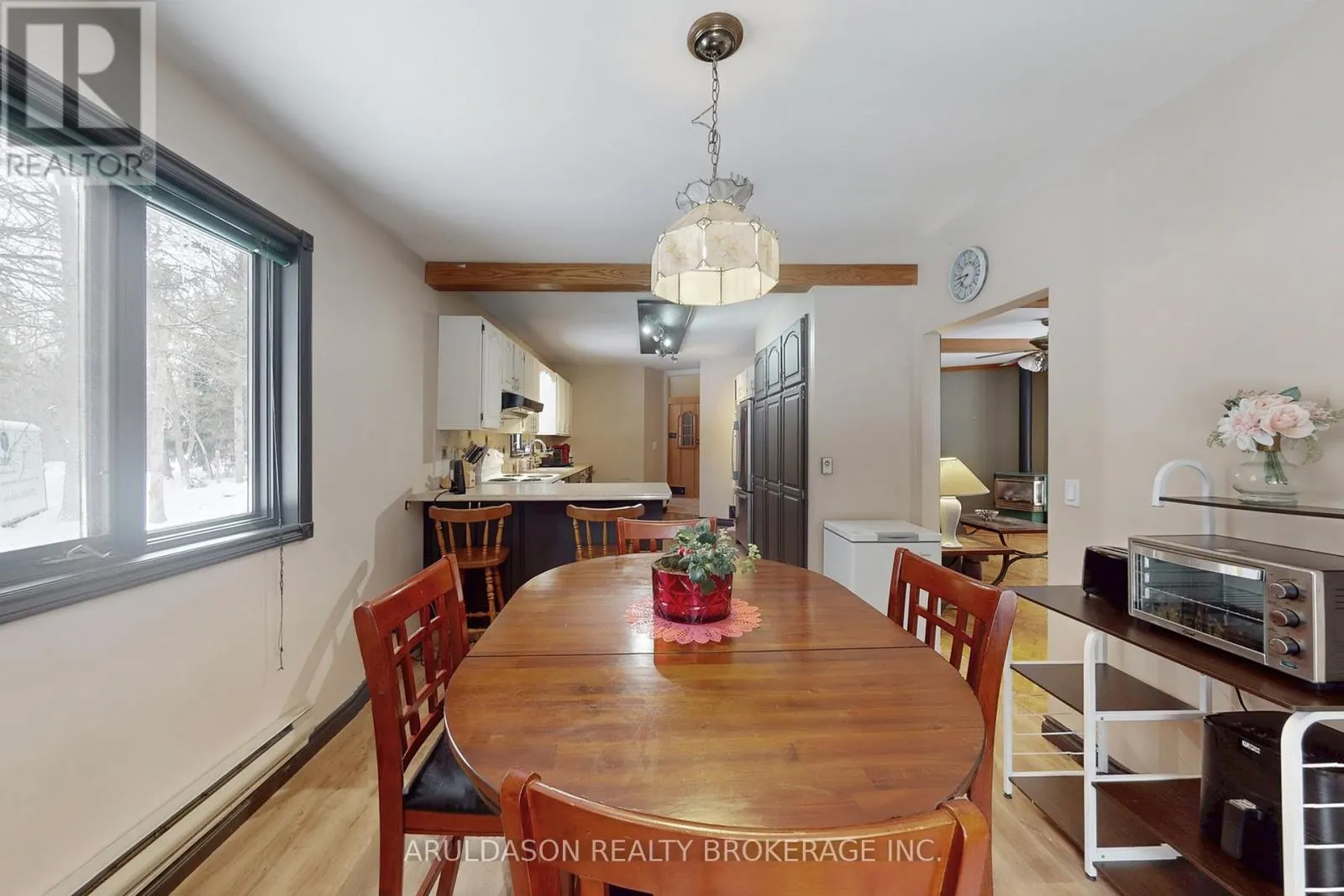 1208 BIRCHCLIFFE CRESCENT