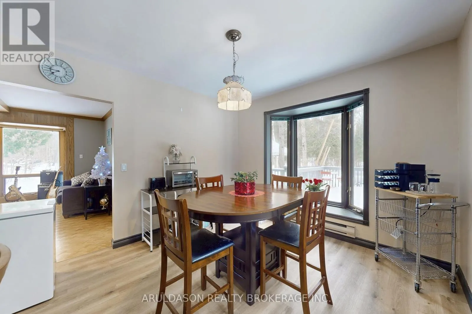 1208 BIRCHCLIFFE CRESCENT
