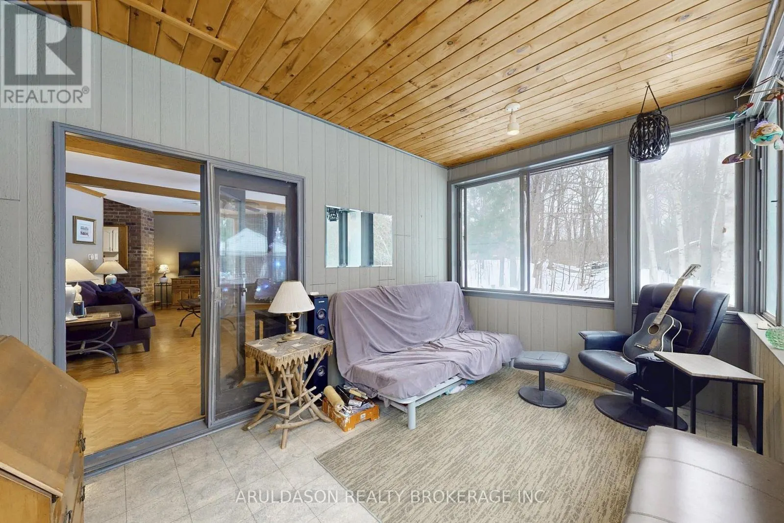 1208 BIRCHCLIFFE CRESCENT