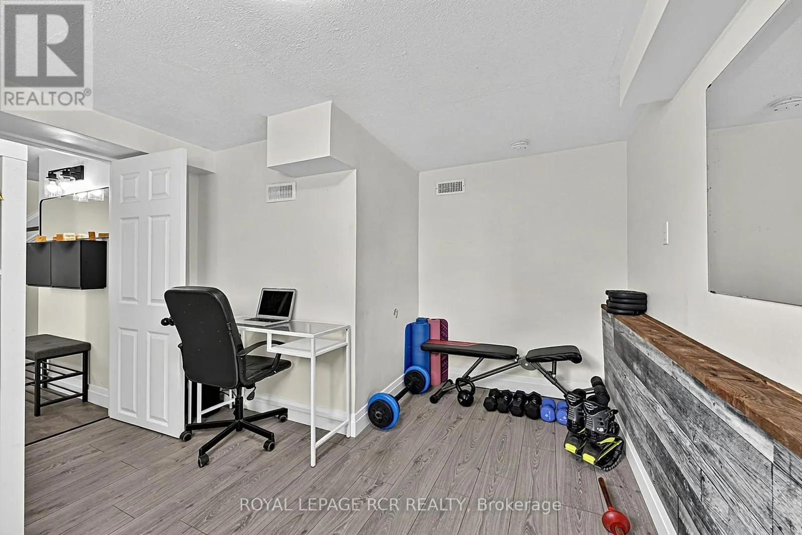 5 ARGYLE AVENUE