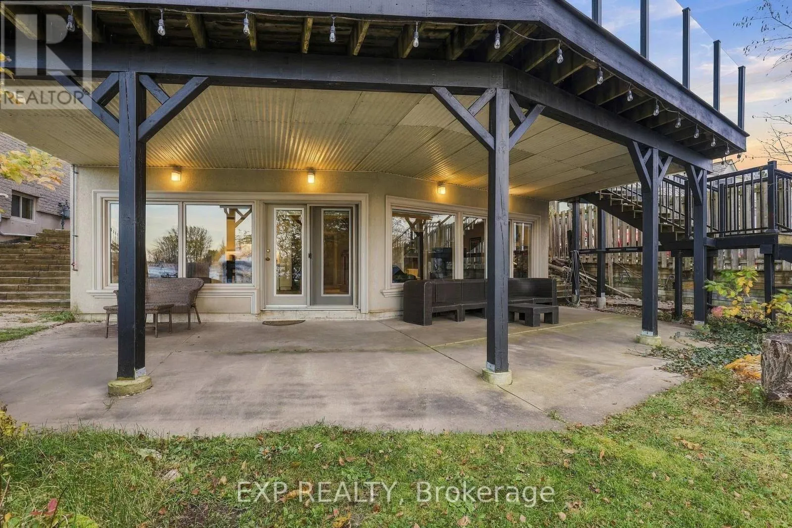 220 RIVER ROAD E