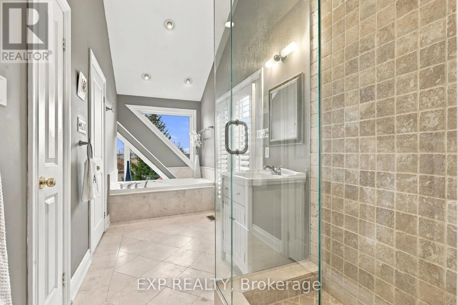 220 RIVER ROAD E