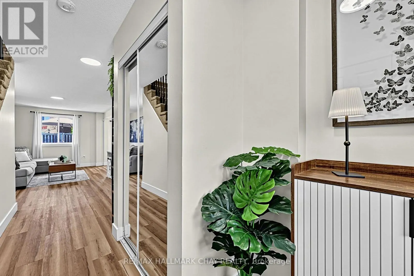16 BUGGS GATE