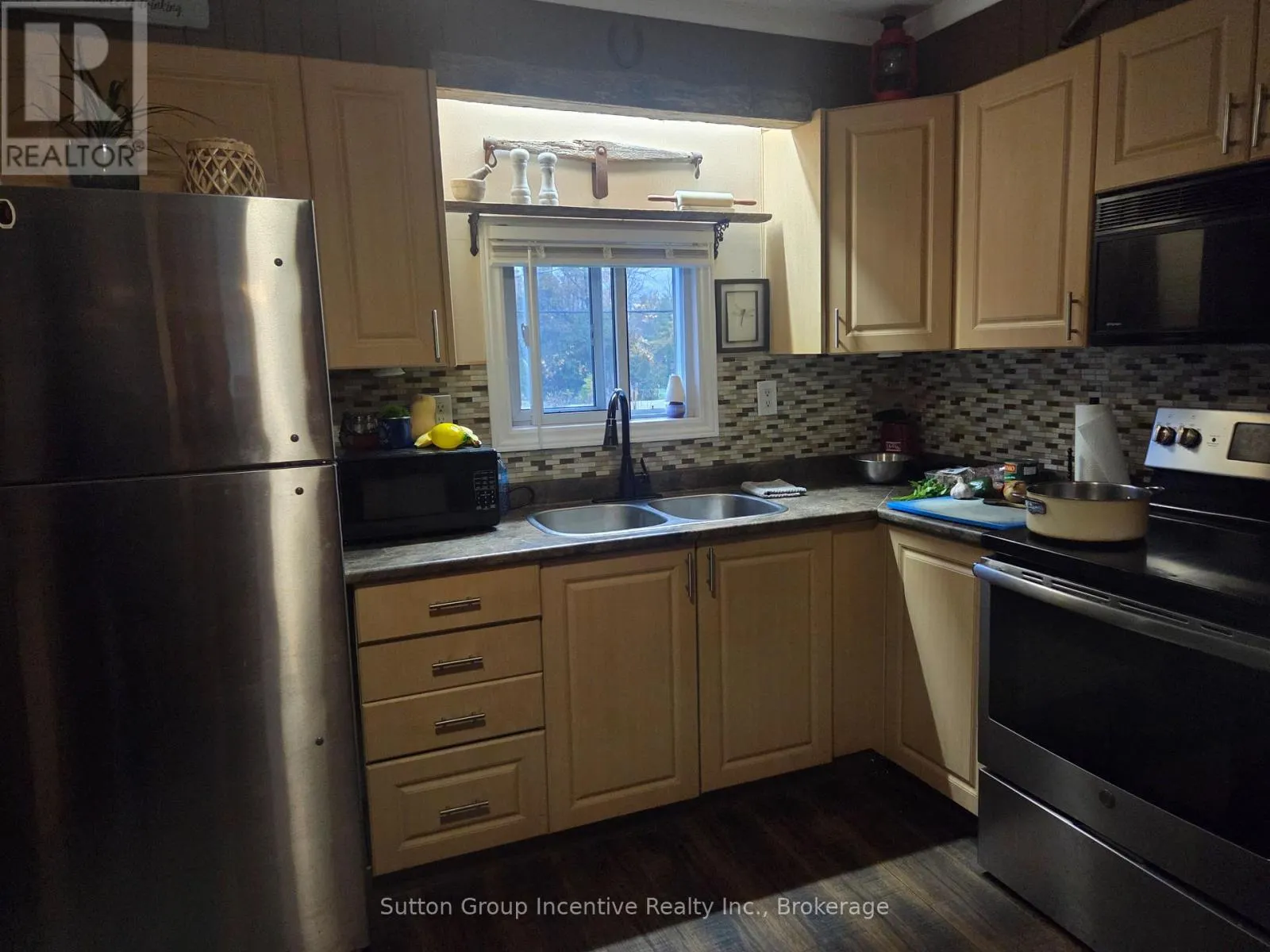 1211 UPPER BIG CHUTE ROAD