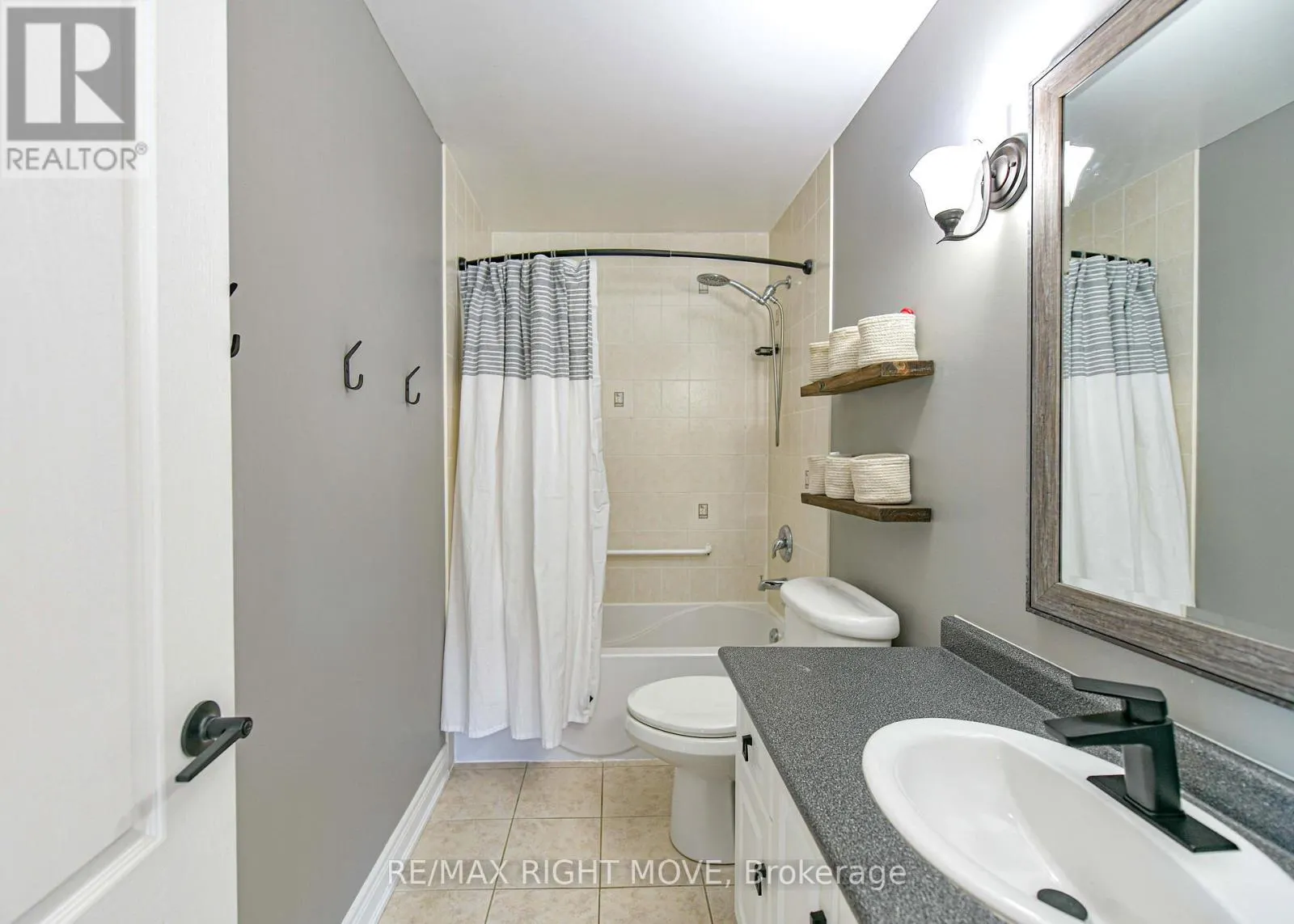 12 - 125 HURONIA ROAD N