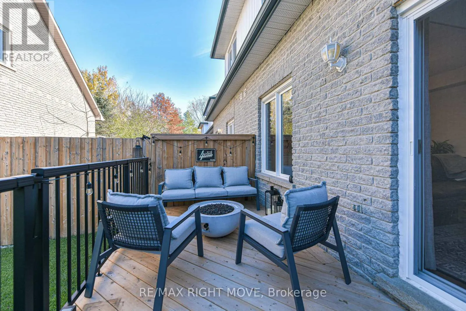 12 - 125 HURONIA ROAD N