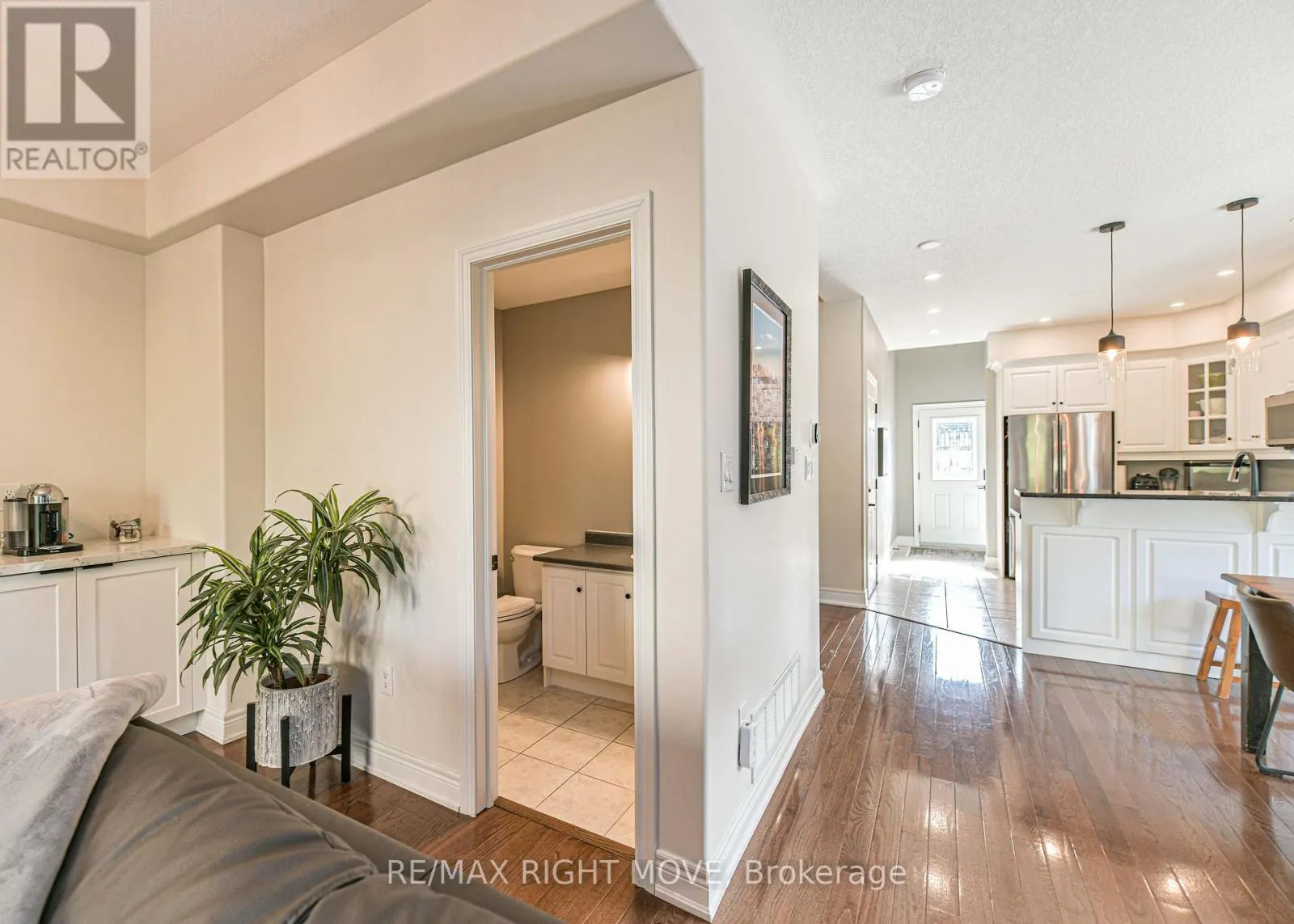 12 - 125 HURONIA ROAD N