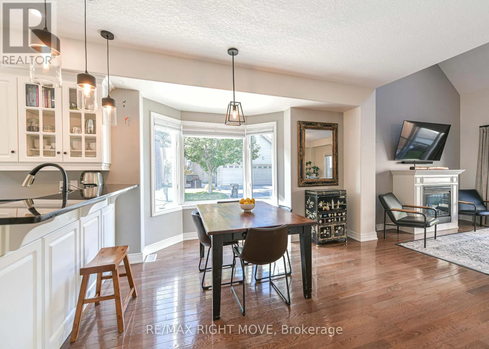12 - 125 HURONIA ROAD N
