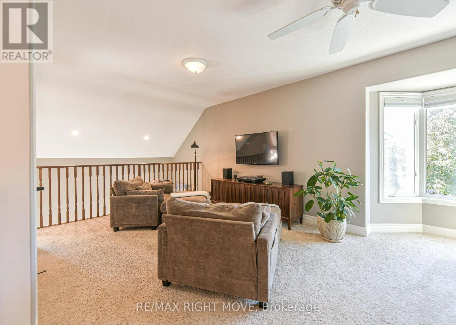 12 - 125 HURONIA ROAD N