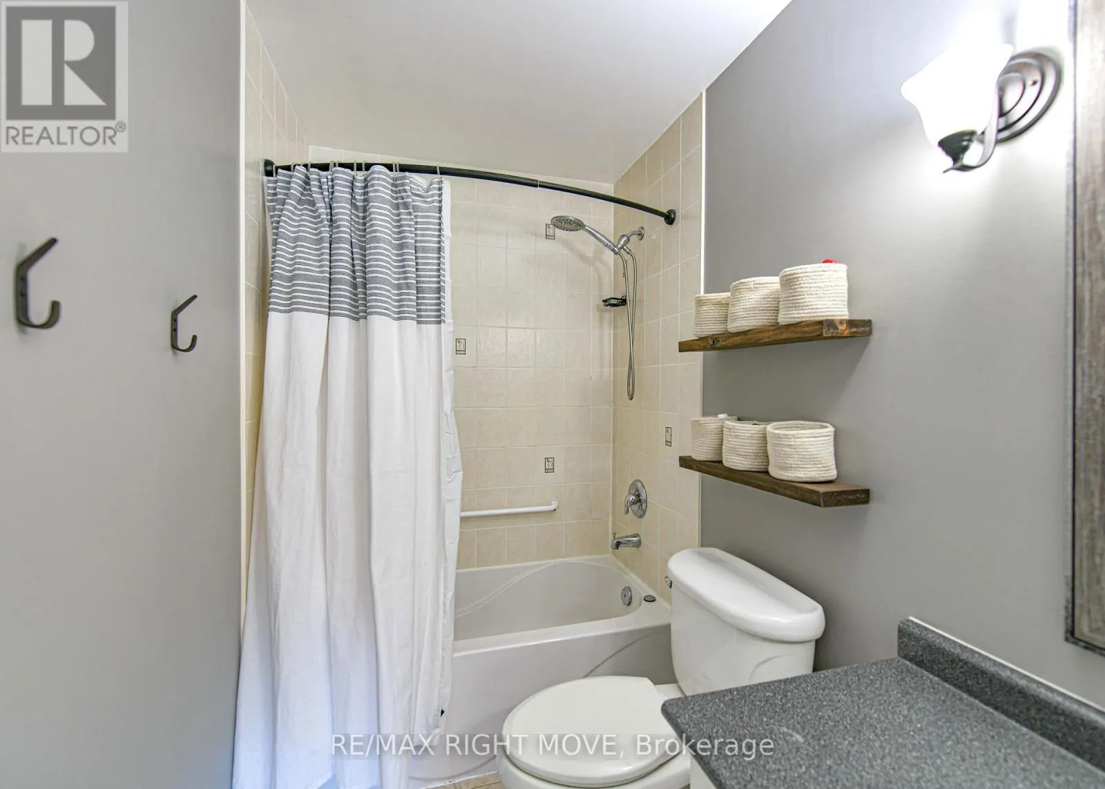 12 - 125 HURONIA ROAD N
