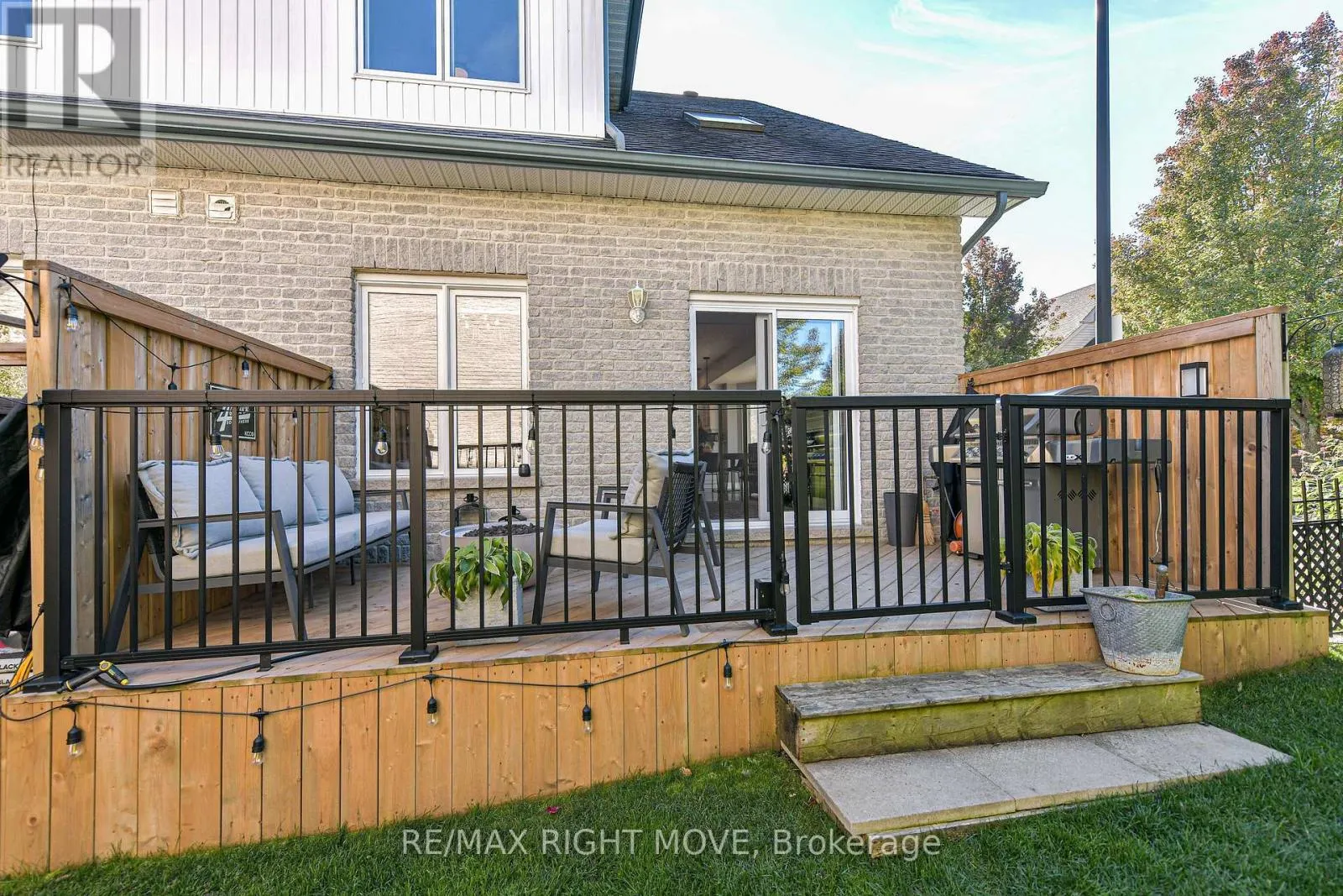 12 - 125 HURONIA ROAD N
