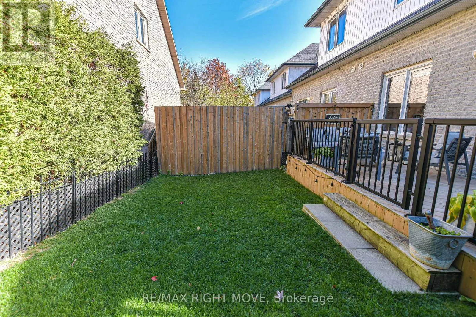 12 - 125 HURONIA ROAD N