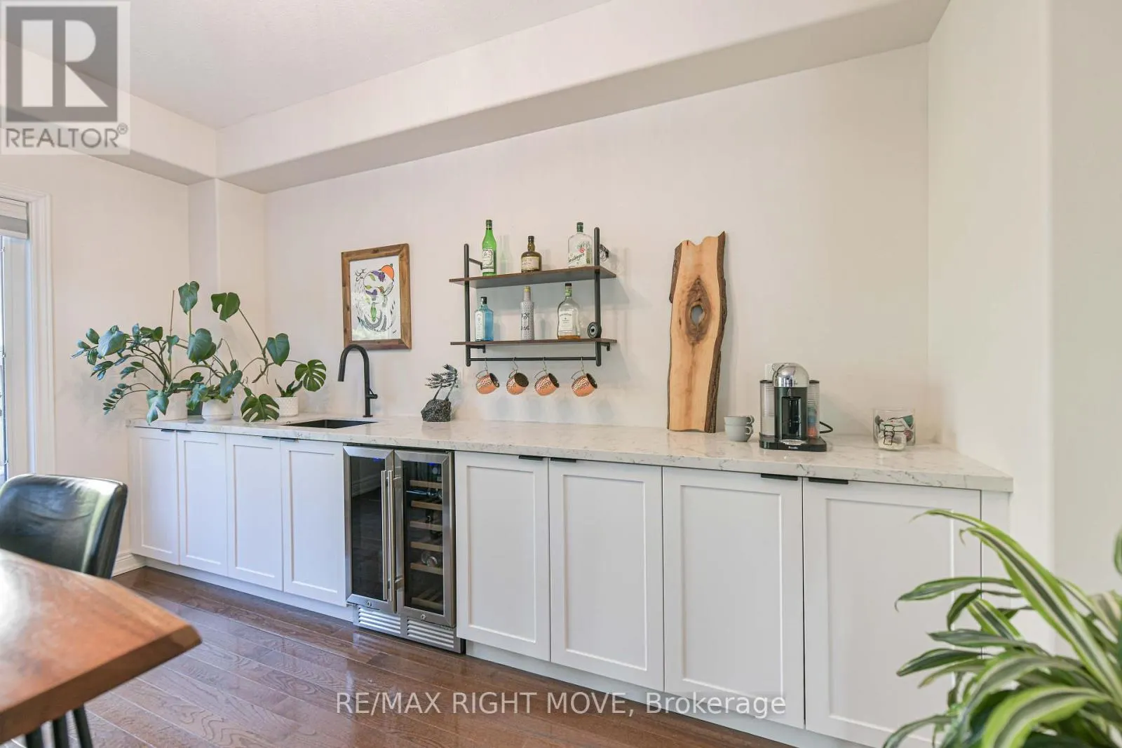 12 - 125 HURONIA ROAD N