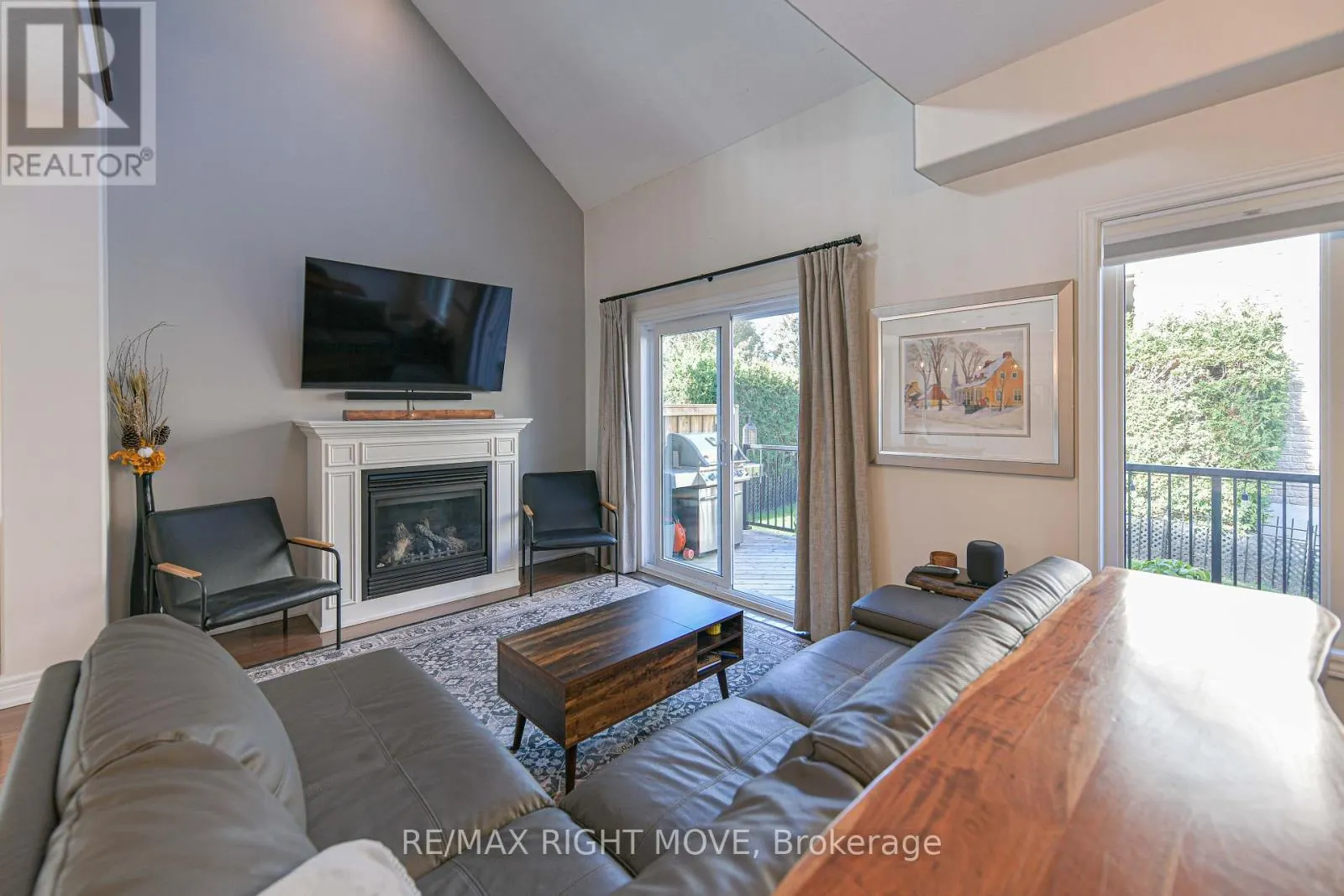 12 - 125 HURONIA ROAD N
