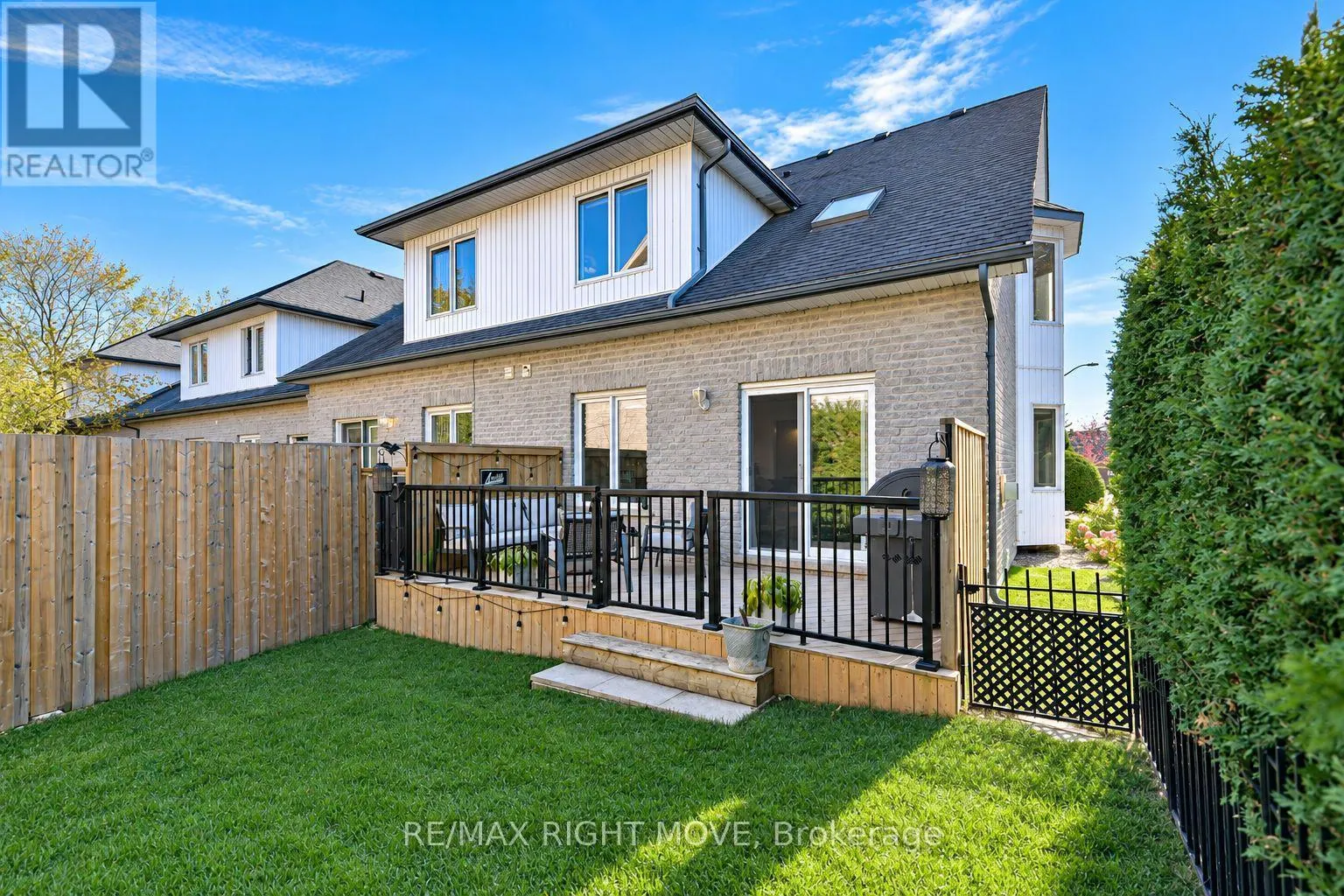 12 - 125 HURONIA ROAD N