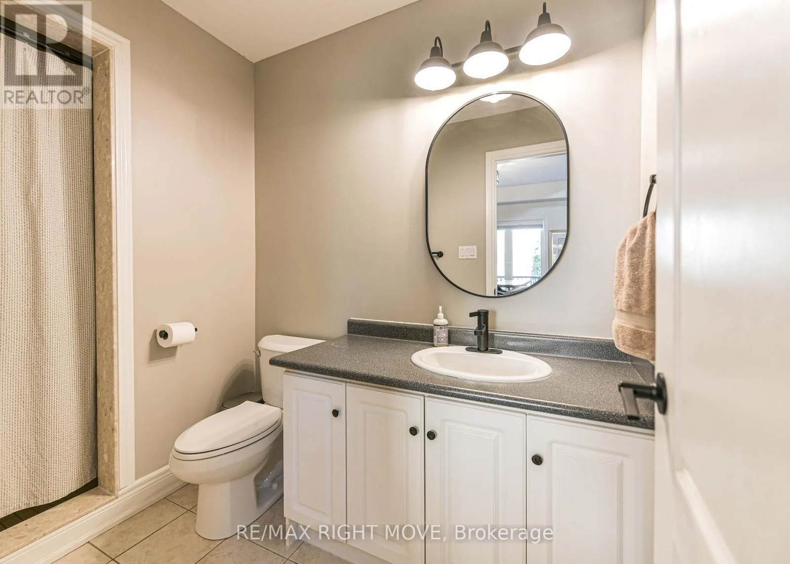 12 - 125 HURONIA ROAD N
