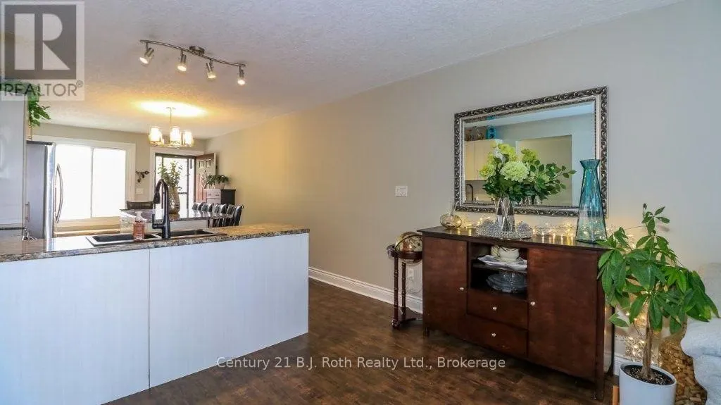 201 - 43 OLIVE CRESCENT #201