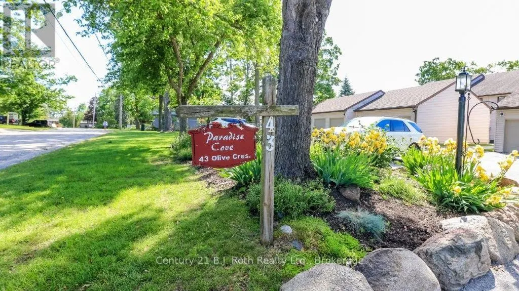 201 - 43 OLIVE CRESCENT #201