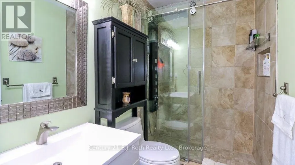 201 - 43 OLIVE CRESCENT #201