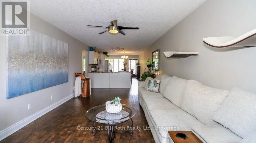 201 - 43 OLIVE CRESCENT #201