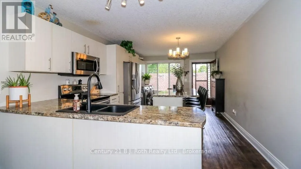 201 - 43 OLIVE CRESCENT #201