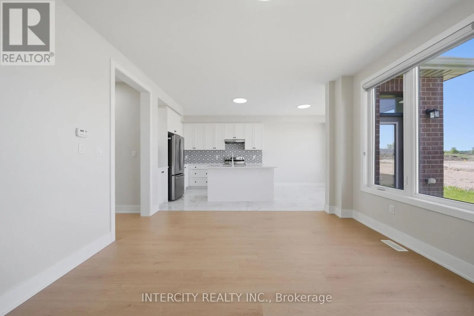 10 KINGSBURY TRAIL