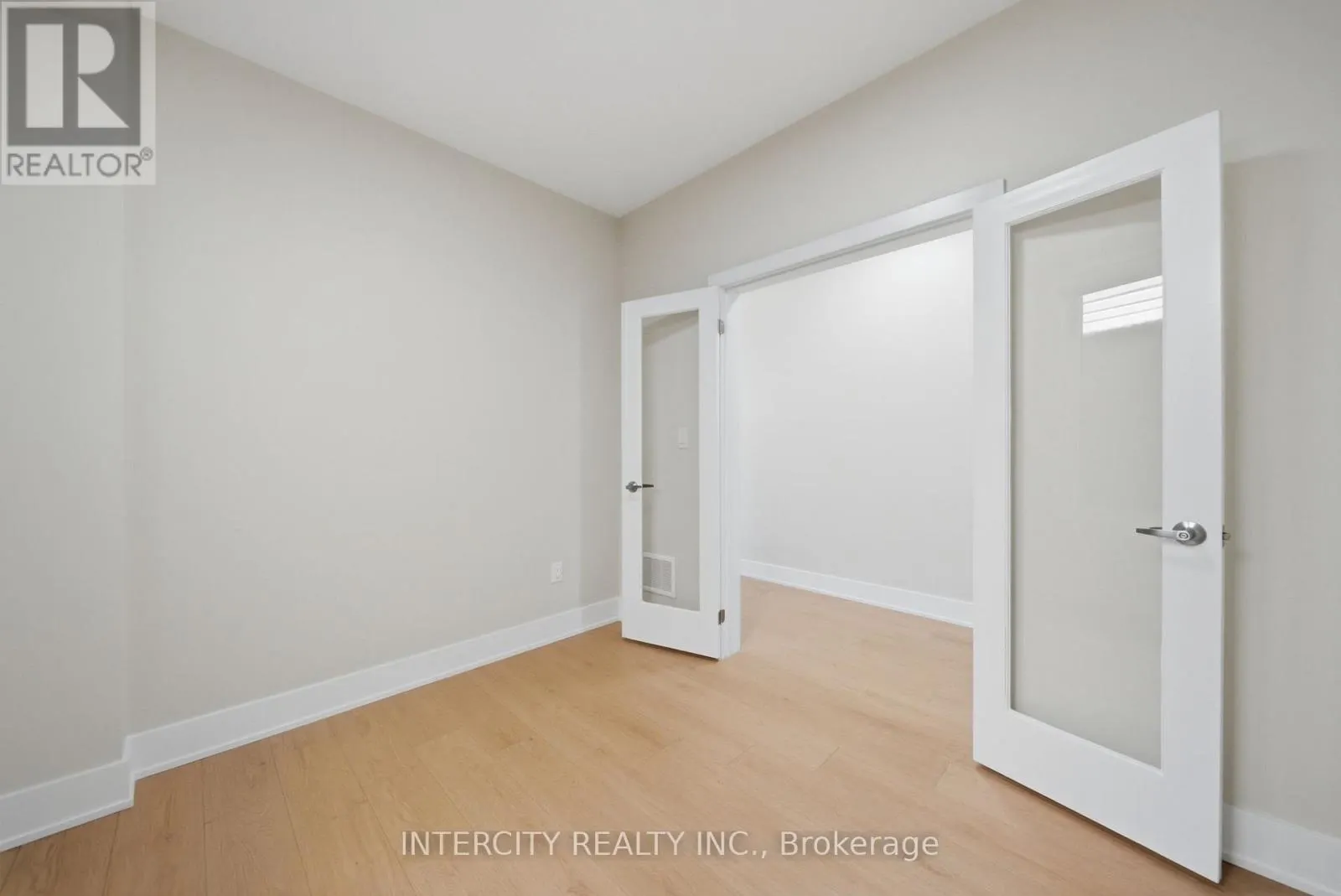10 KINGSBURY TRAIL