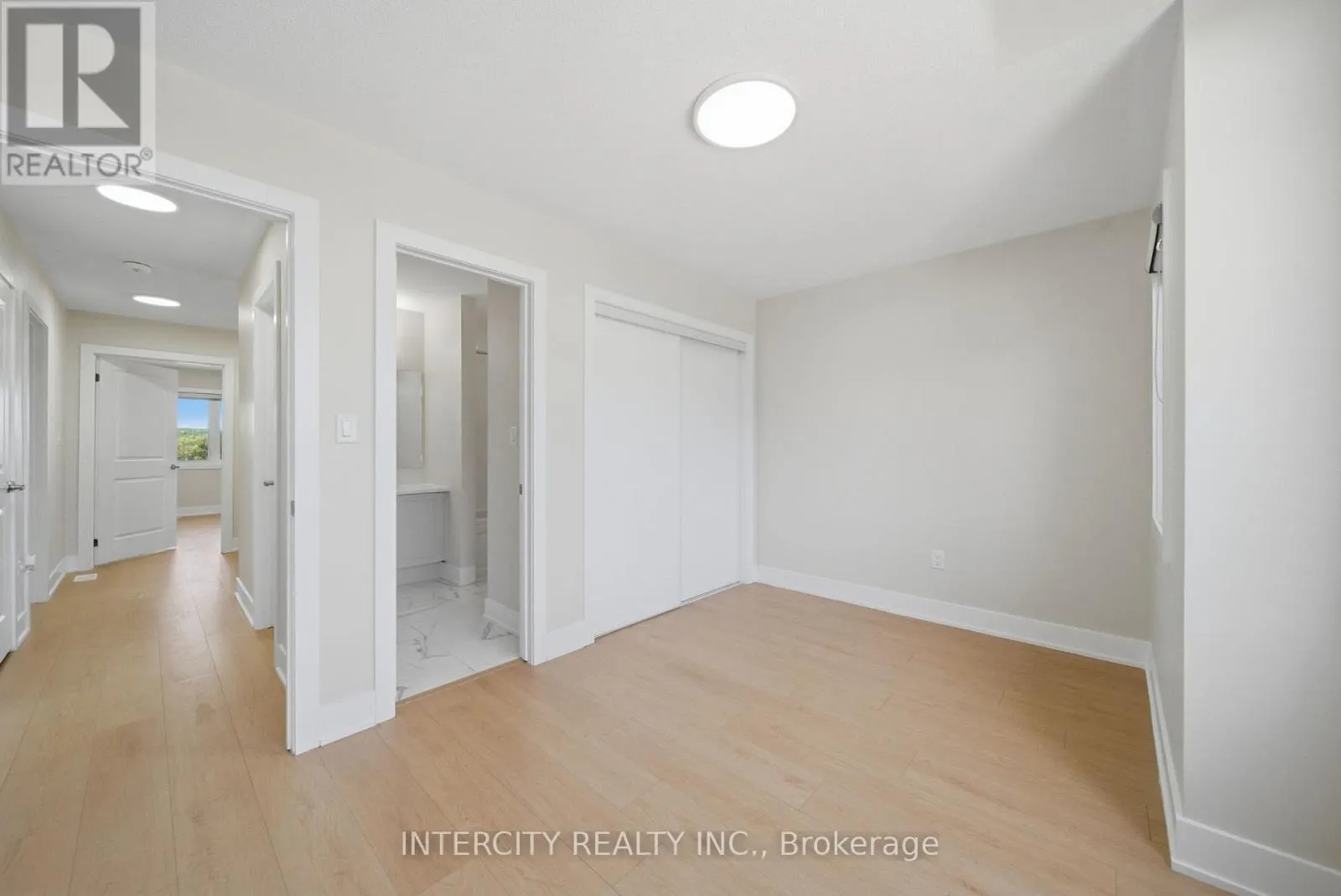 10 KINGSBURY TRAIL