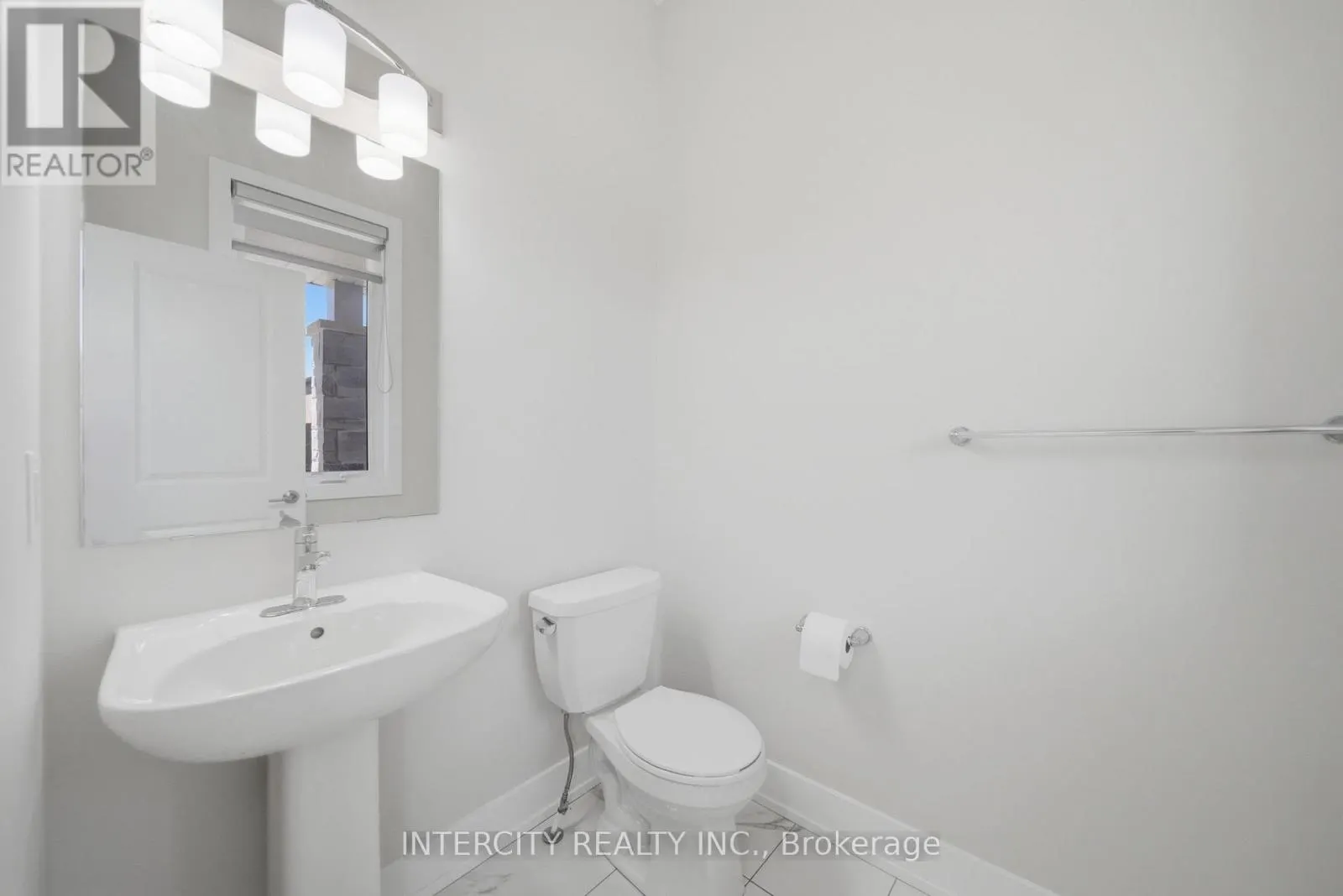 10 KINGSBURY TRAIL