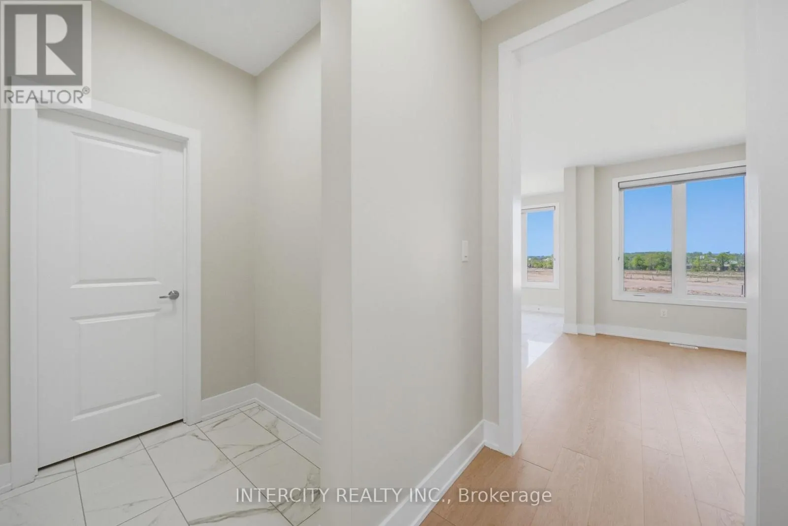 10 KINGSBURY TRAIL