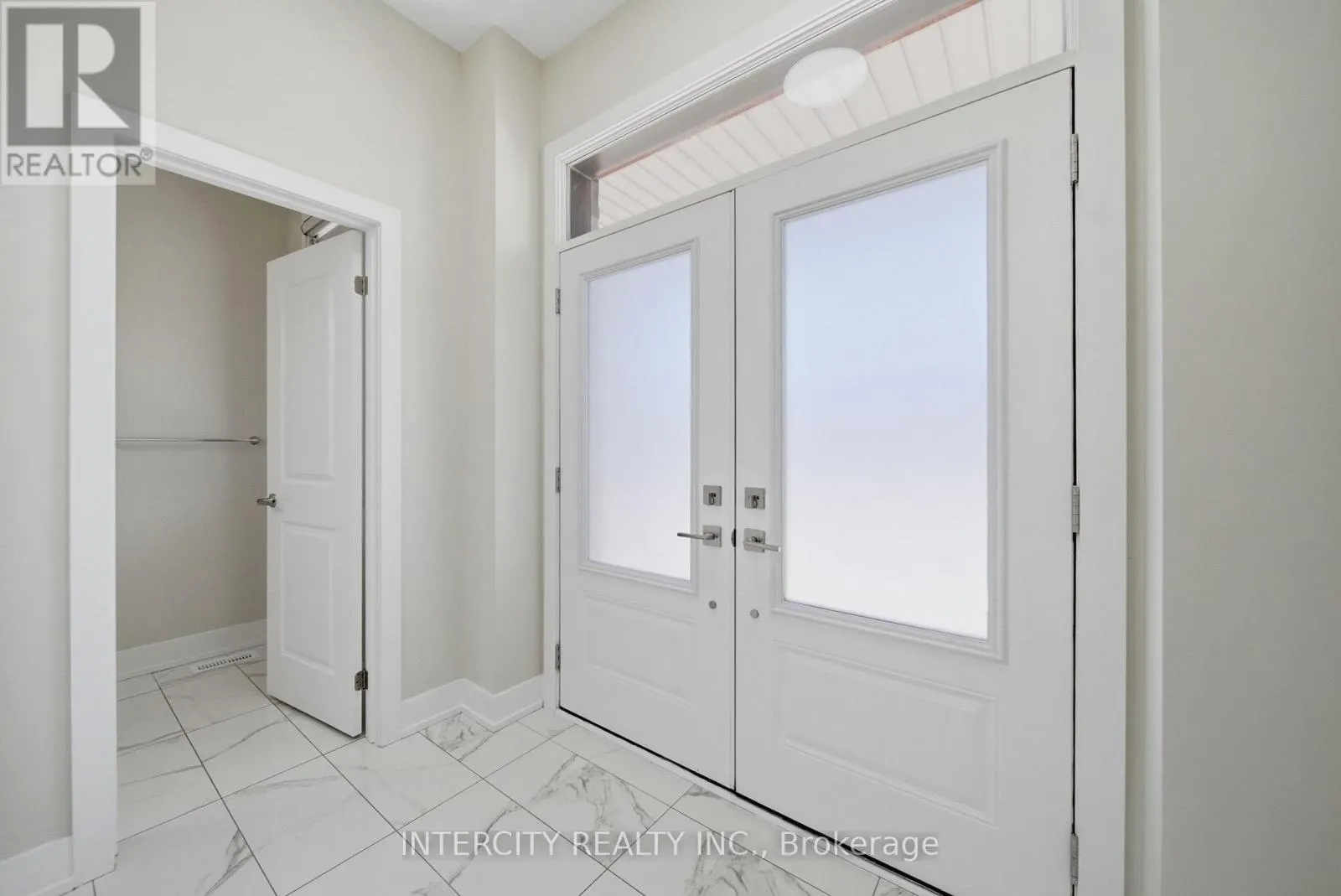 10 KINGSBURY TRAIL