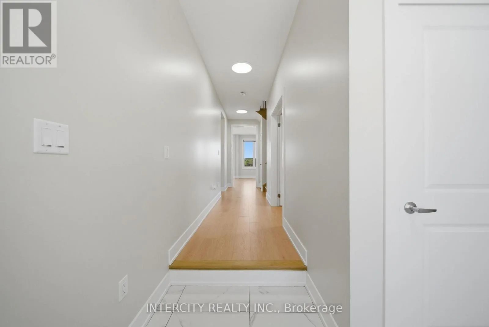 10 KINGSBURY TRAIL