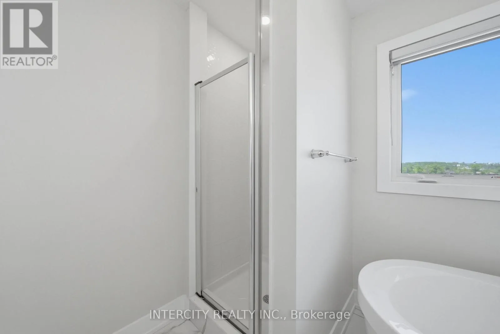 10 KINGSBURY TRAIL