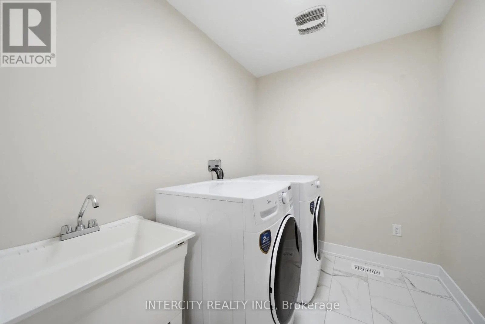 10 KINGSBURY TRAIL