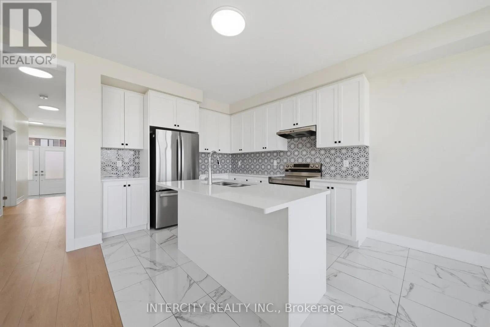 10 KINGSBURY TRAIL