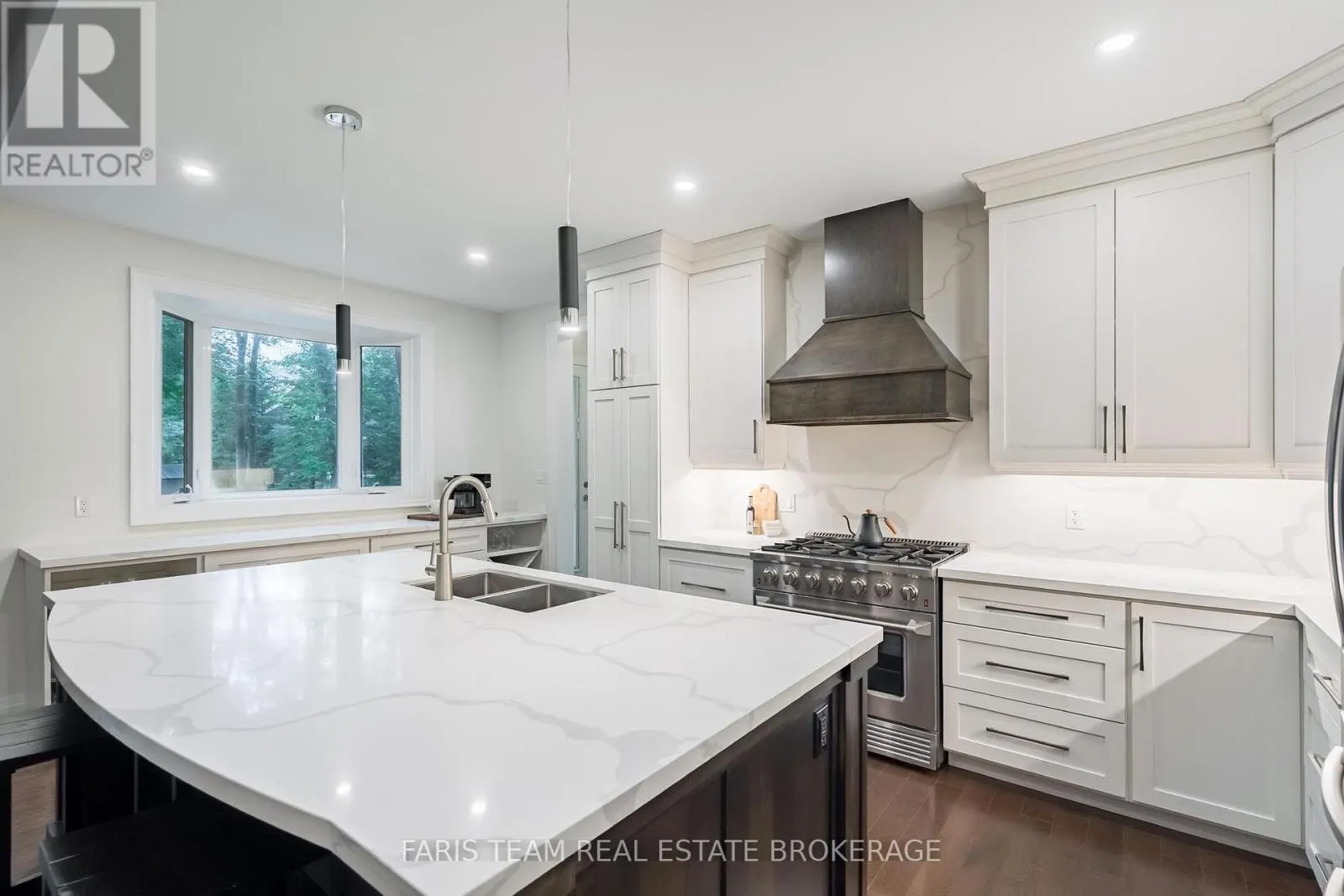 34 OAKWOOD AVENUE