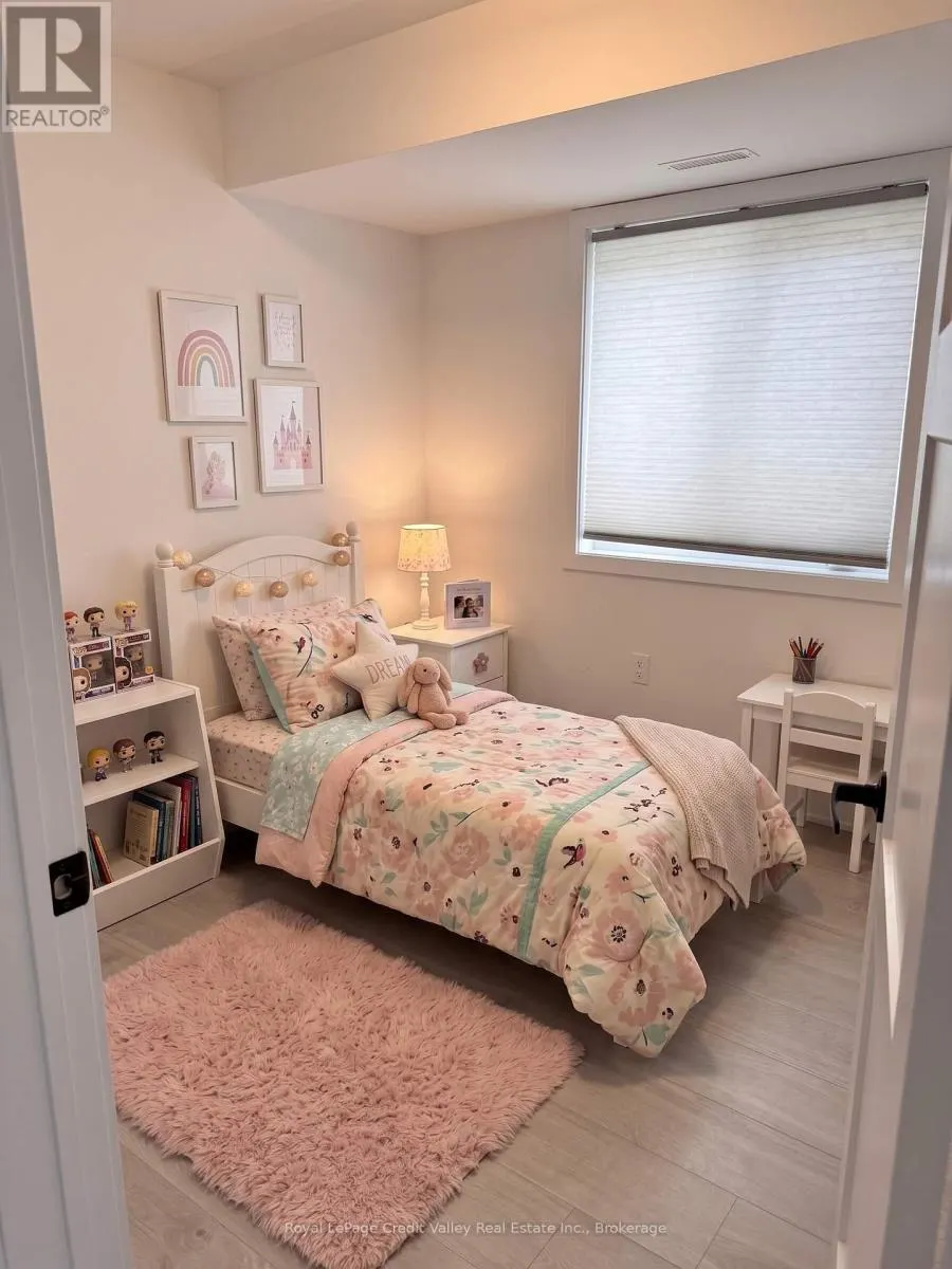 5 - 14 WAGON LANE E #5