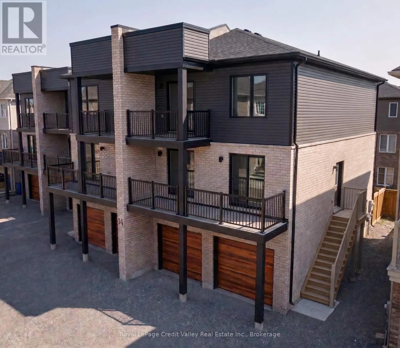 5 - 14 WAGON LANE E #5