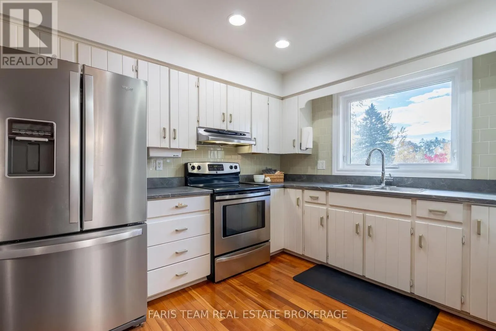 5 ELVYN CRESCENT