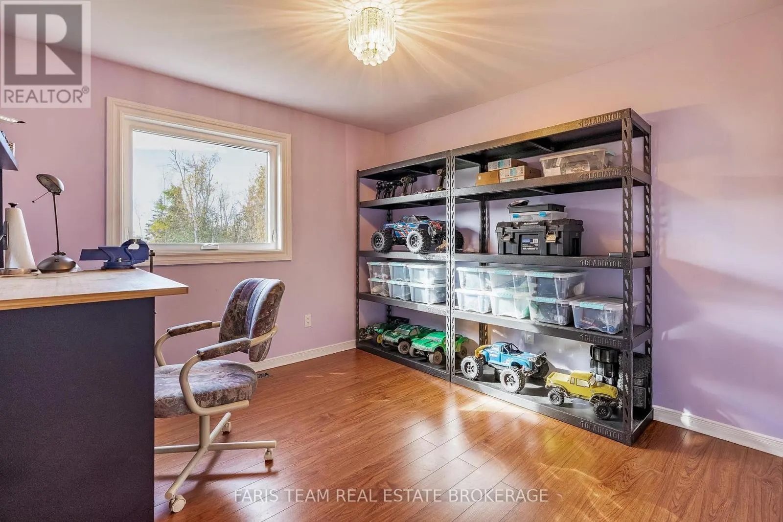 5 ELVYN CRESCENT