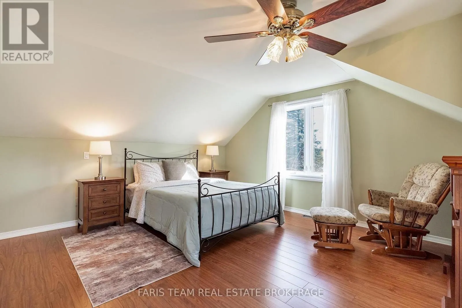 5 ELVYN CRESCENT