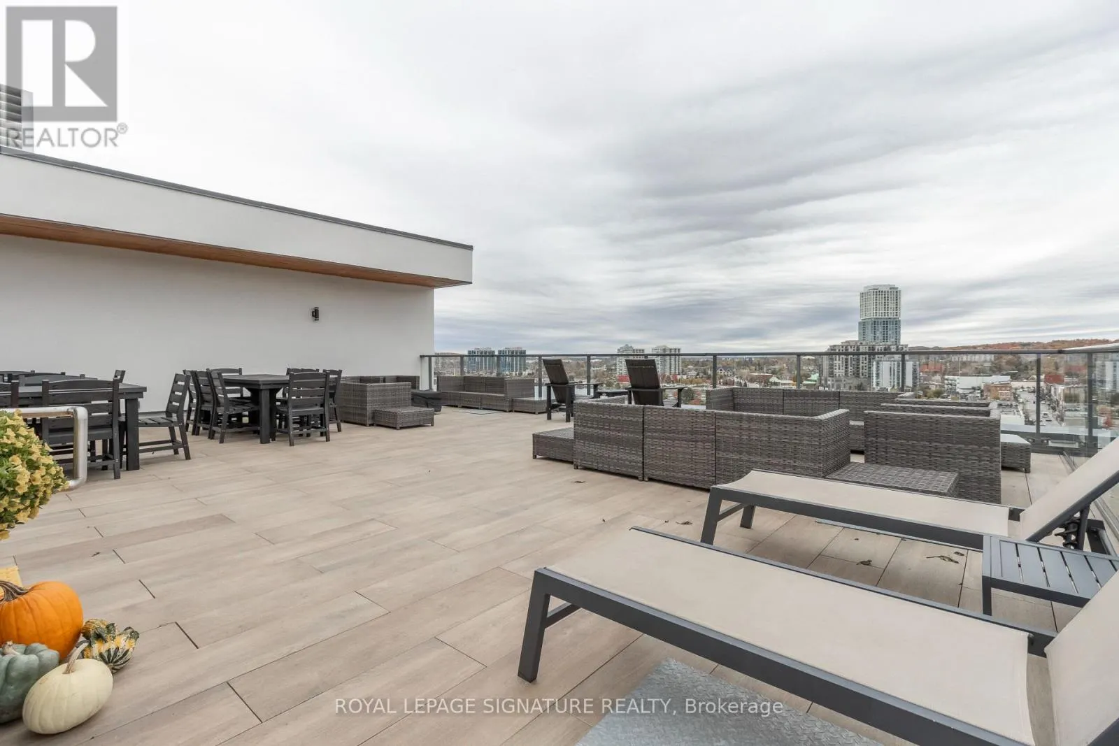 514 - 185 DUNLOP STREET E