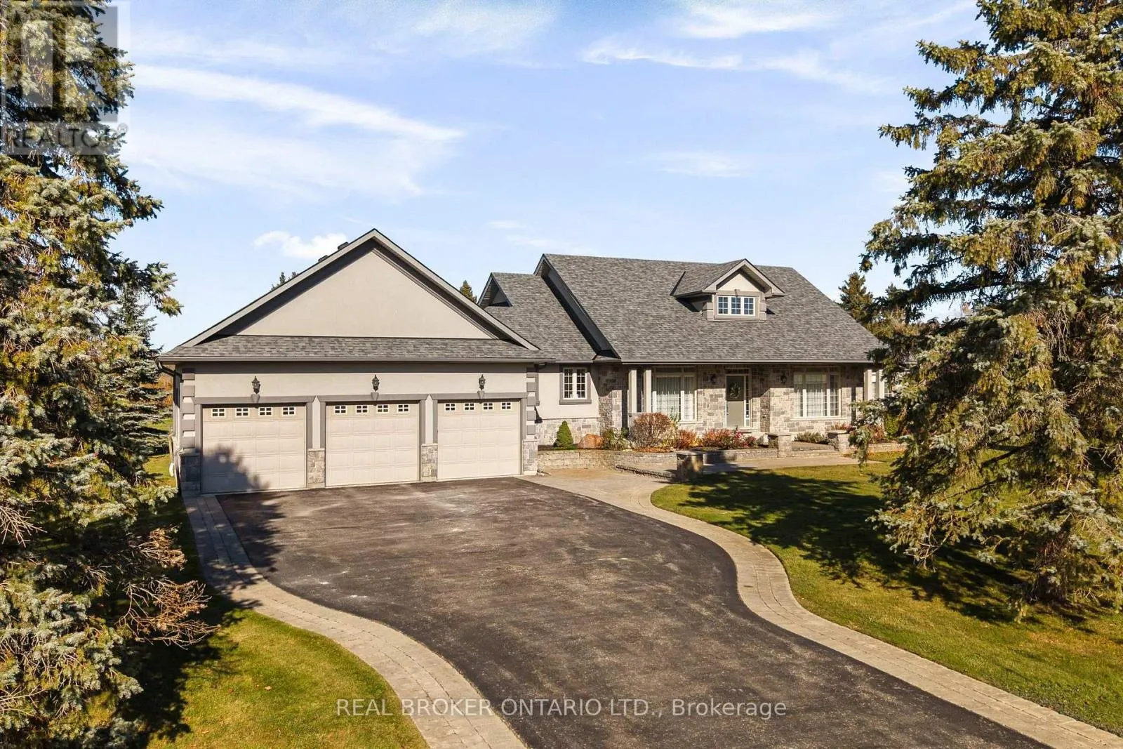 1046 HURLWOOD LANE