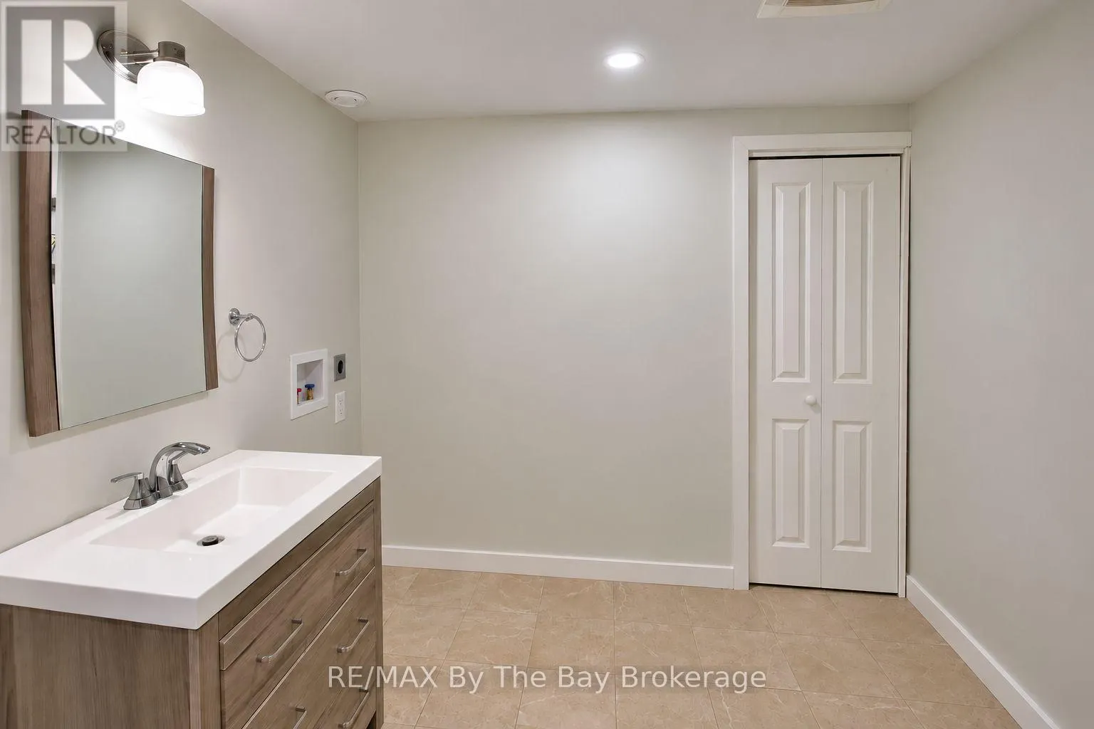 103 SUNNIDALE ROAD S