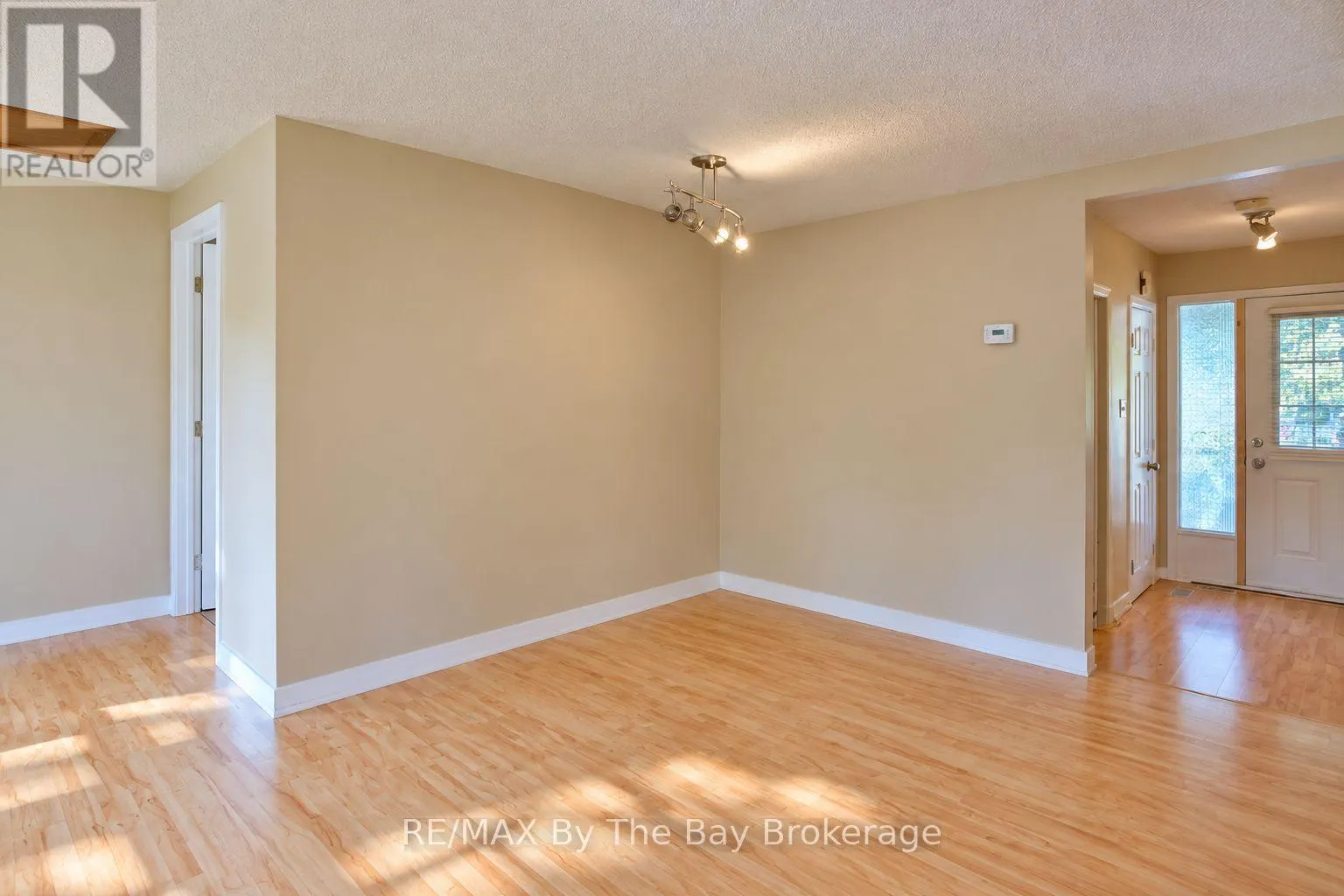 103 SUNNIDALE ROAD S