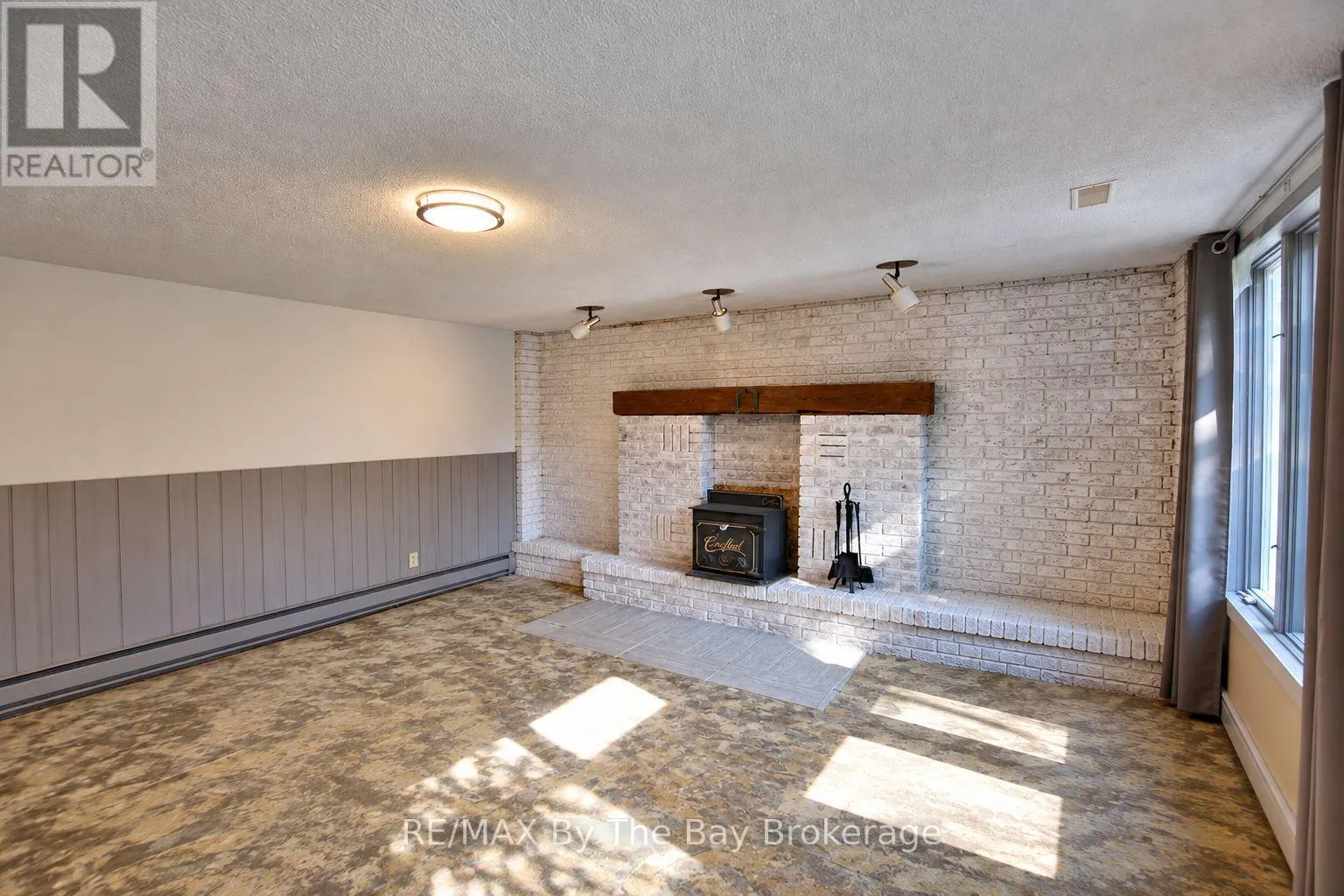 103 SUNNIDALE ROAD S