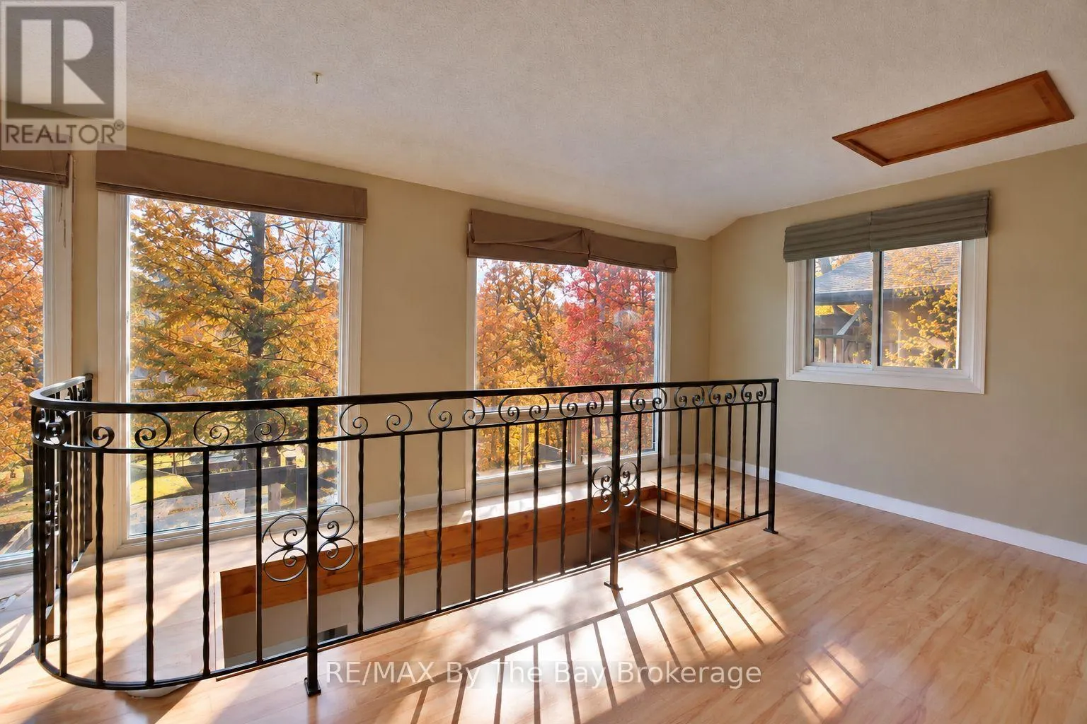 103 SUNNIDALE ROAD S