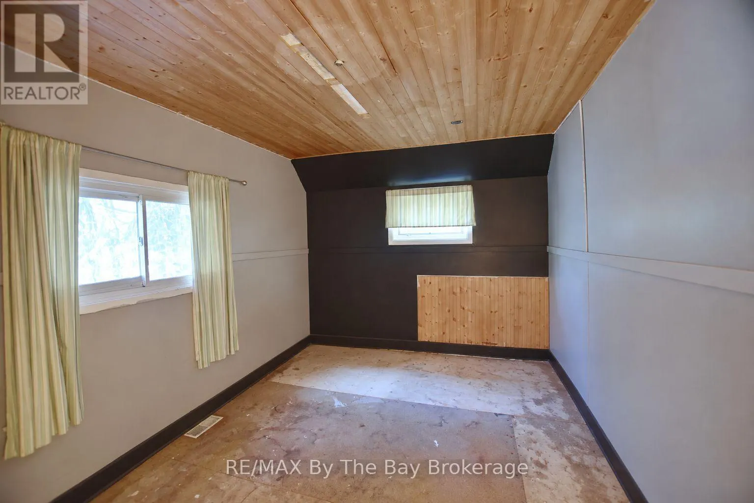 103 SUNNIDALE ROAD S
