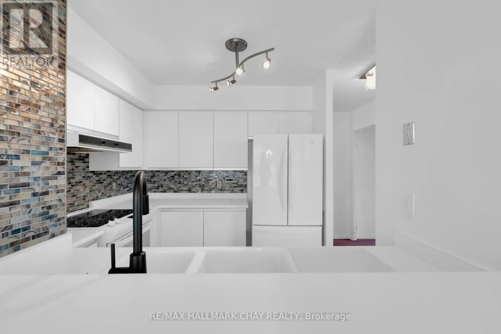 1509 - 140 DUNLOP STREET E
